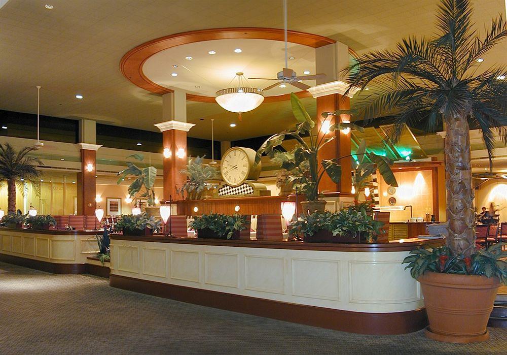 Отель Doubletree By Hilton Newark-Fremont Интерьер фото