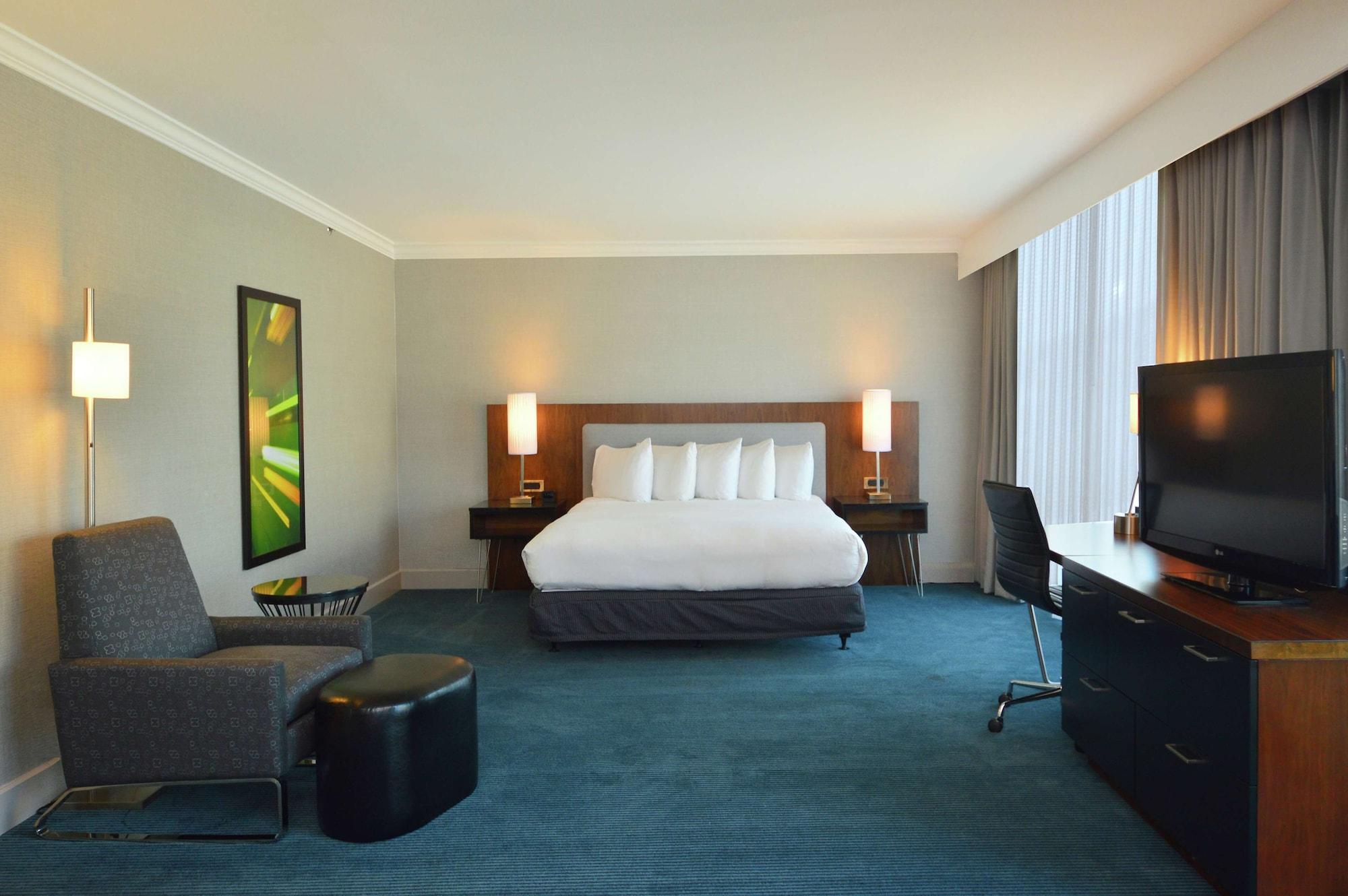 Отель Doubletree By Hilton Newark-Fremont Экстерьер фото