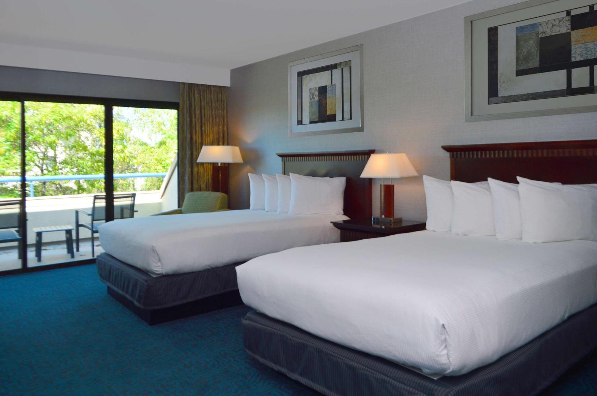 Отель Doubletree By Hilton Newark-Fremont Экстерьер фото